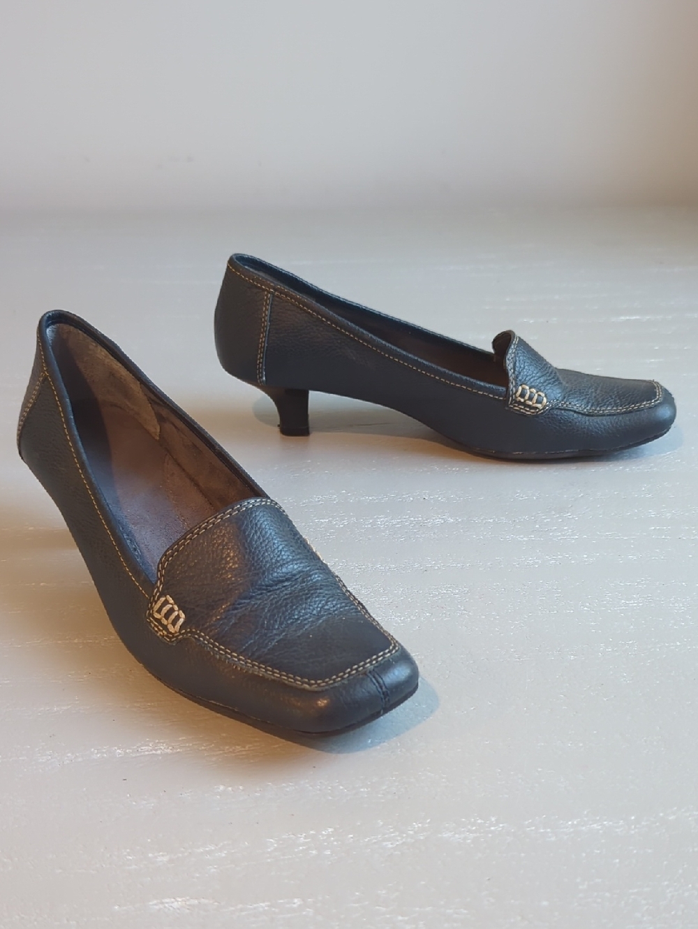 Leather Kitten Heel Loafers Dark Gray size 7.5
